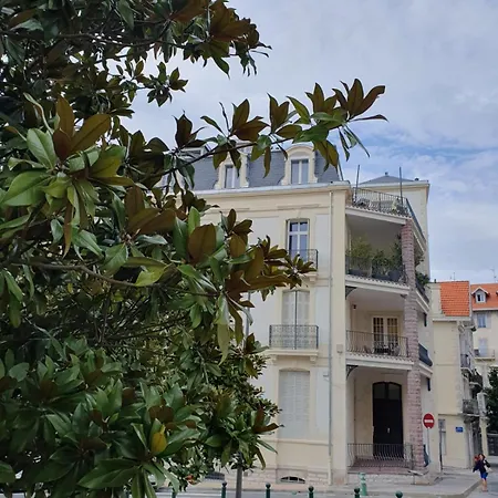 Beautiful And Bright 1st Floor Flat With Large Terrace - Center Biarritz