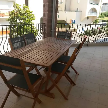 Beautiful And Bright 1st Floor Flat With Large Terrace - Center *