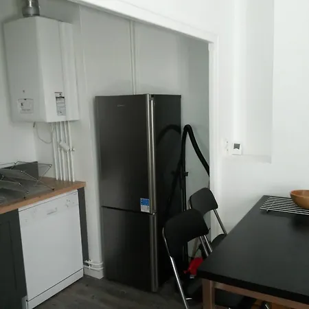 Beautiful And Bright 1st Floor Flat With Large Terrace - Center Lägenhet *