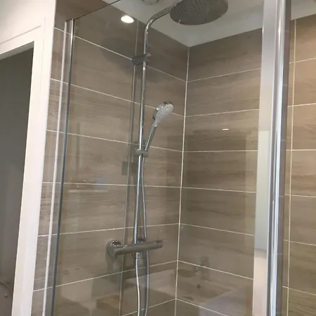 דירה Beautiful And Bright 1st Floor Flat With Large Terrace - Center *