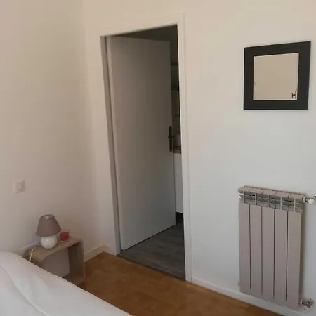 Apartment Beautiful And Bright 1st Floor Flat With Large Terrace - Center *