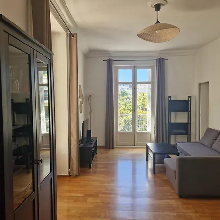 Apartment Beautiful And Bright 1st Floor Flat With Large Terrace - Center *