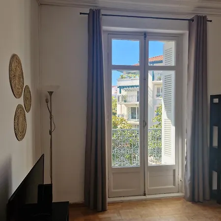 Beautiful And Bright 1st Floor Flat With Large Terrace - Center ביאריץ