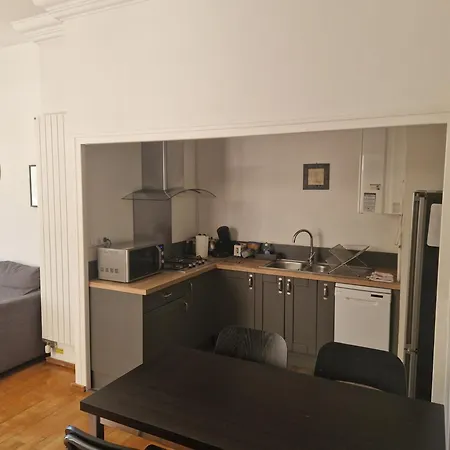 דירה Beautiful And Bright 1st Floor Flat With Large Terrace - Center *