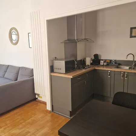 Beautiful And Bright 1st Floor Flat With Large Terrace - Center