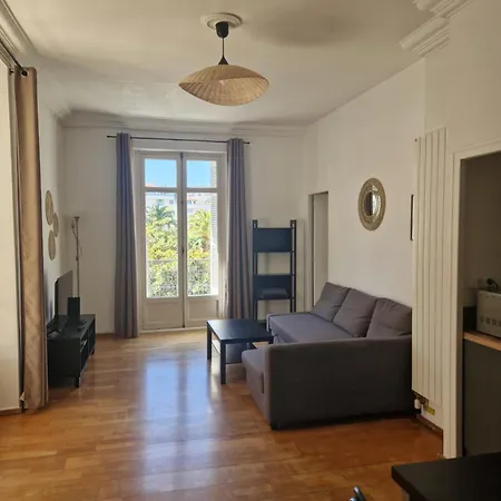 Lägenhet Beautiful And Bright 1st Floor Flat With Large Terrace - Center *