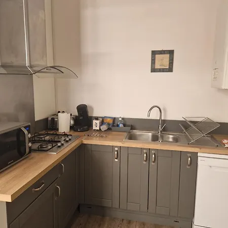Lägenhet Beautiful And Bright 1st Floor Flat With Large Terrace - Center *