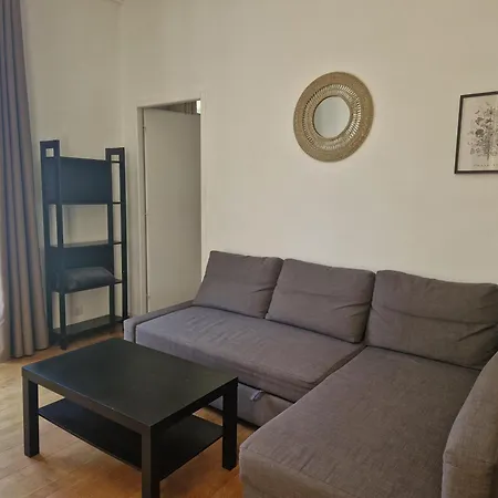 Apartment Beautiful And Bright 1st Floor Flat With Large Terrace - Center