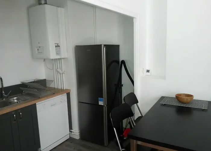 Beautiful And Bright 1st Floor Flat With Large Terrace - Center דירה *