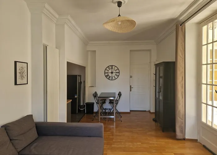 דירה Beautiful And Bright 1st Floor Flat With Large Terrace - Center ביאריץ