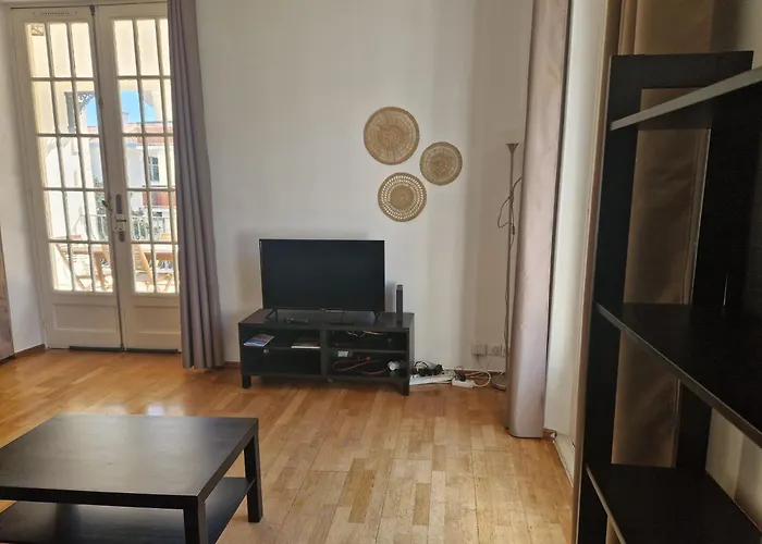דירה Beautiful And Bright 1st Floor Flat With Large Terrace - Center ביאריץ