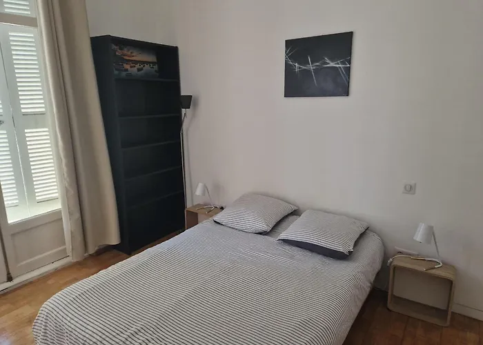 דירה Beautiful And Bright 1st Floor Flat With Large Terrace - Center ביאריץ