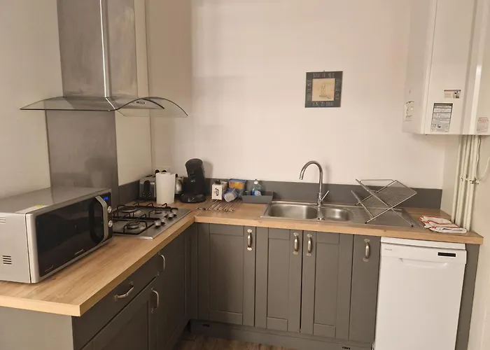 דירה Beautiful And Bright 1st Floor Flat With Large Terrace - Center *
