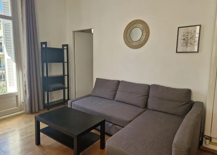 דירה Beautiful And Bright 1st Floor Flat With Large Terrace - Center