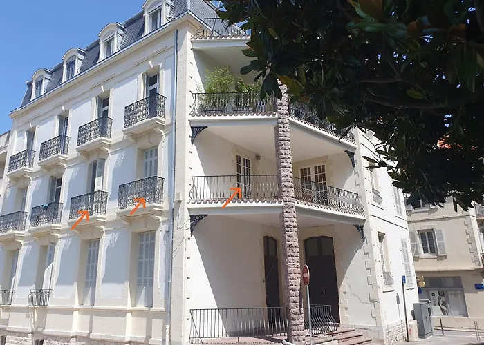 דירה Beautiful And Bright 1st Floor Flat With Large Terrace - Center ביאריץ